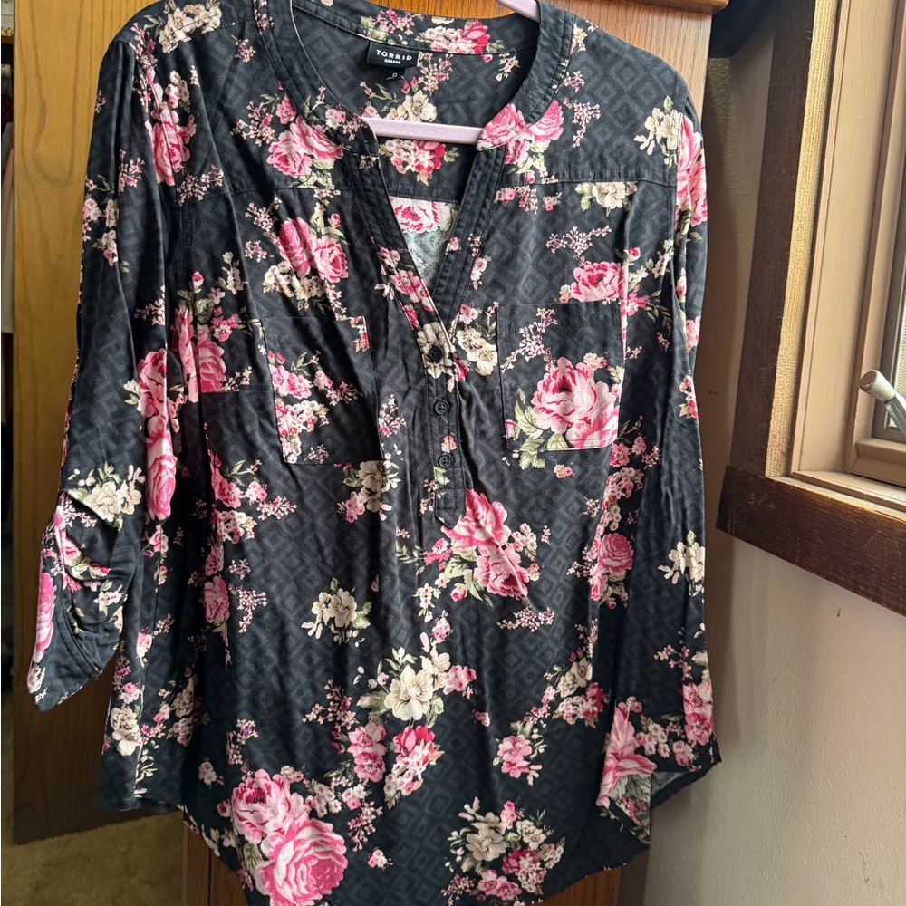Torrid Floral Black and Pink Blouse